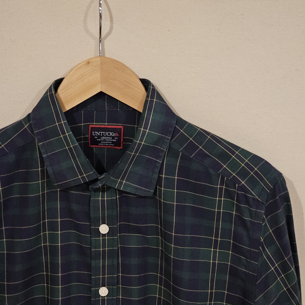 UNTUCKit Slim Fit Wrinkle Free Button Down M